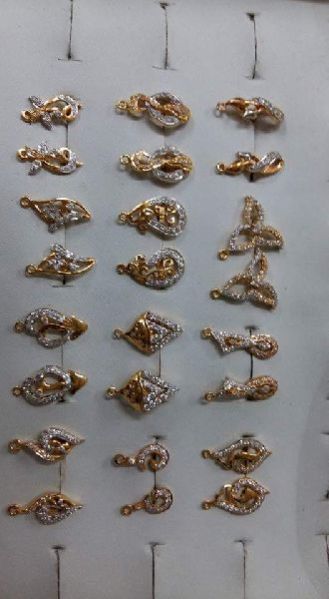 Ladies Gold Bali Earrings 27