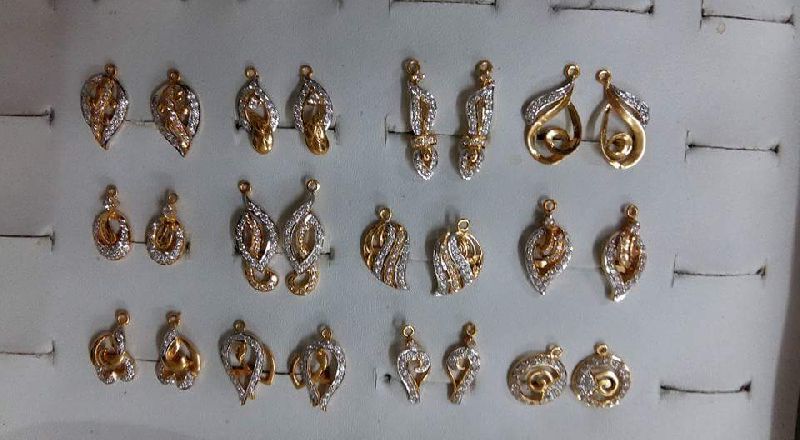 Ladies Gold Bali Earrings 28