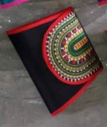 Kutchi Handicraft Clutch 02