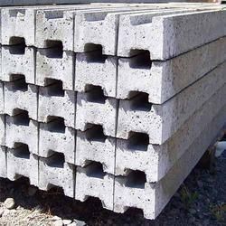 Precast Fencing Pole 01