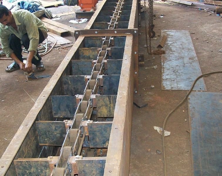 Drag Chain Conveyor System 02
