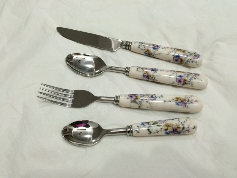 Cutlery Set 05