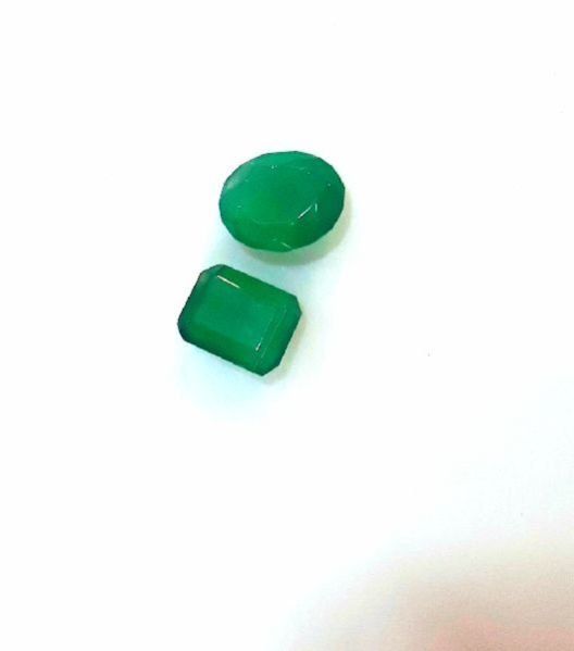 Green Emerald Gemstones 02