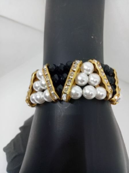 Black Crystal Pearl Bracelet 02