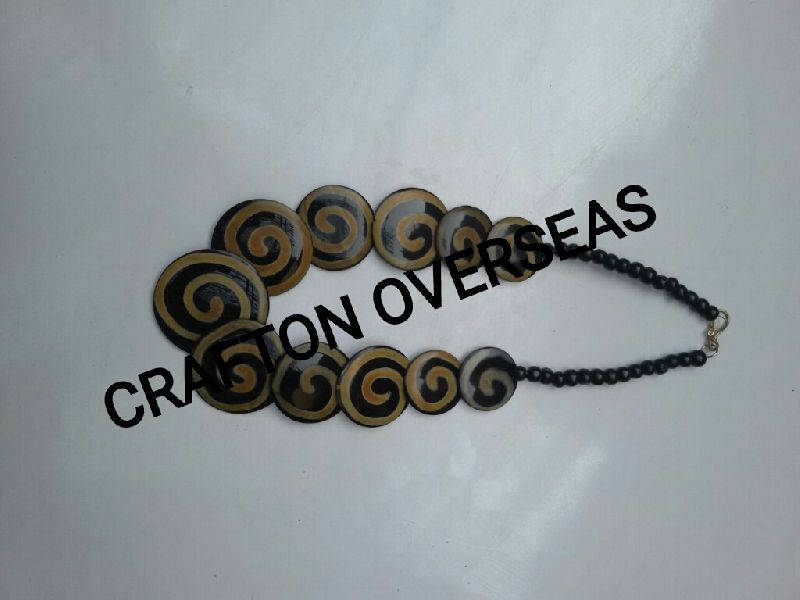 Bone Horn Necklace 02