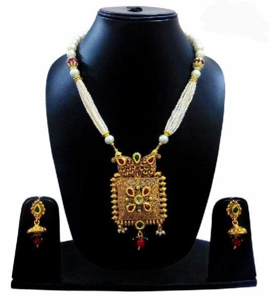 Antique Necklace Set 01