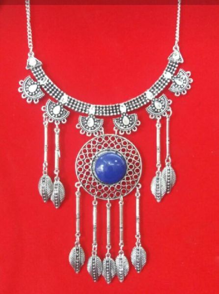 Handcrafted Fashion Necklace 01