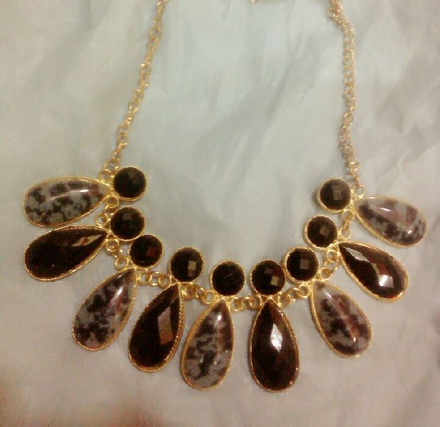 Handcrafted Fashion Necklace 02