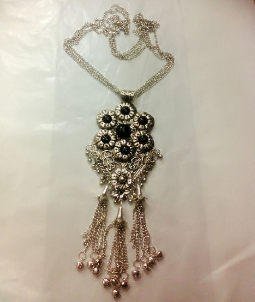 Handcrafted Fashion Necklace 03