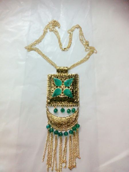 Handcrafted Fashion Necklace 05