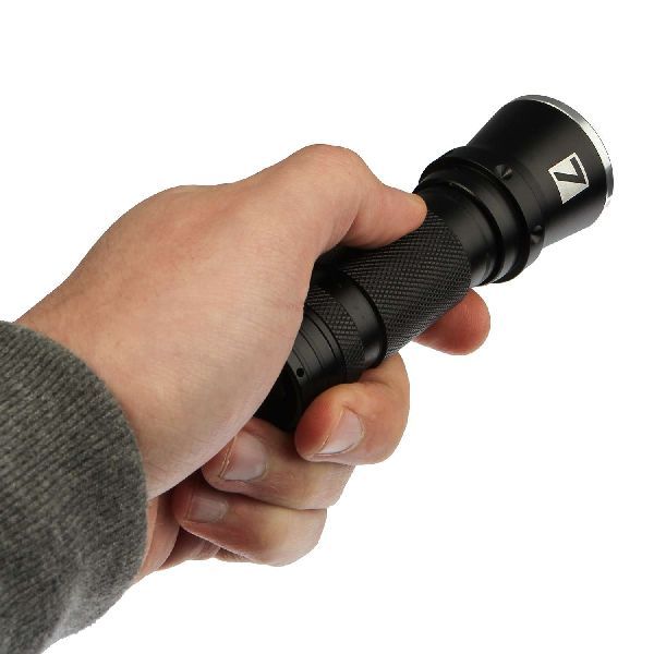 Rechargeable LED Torch 04