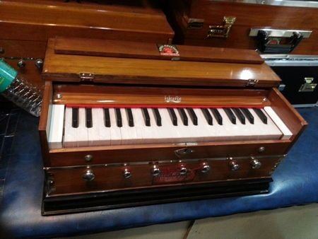 HKM NO. 7M Standard Harmonium