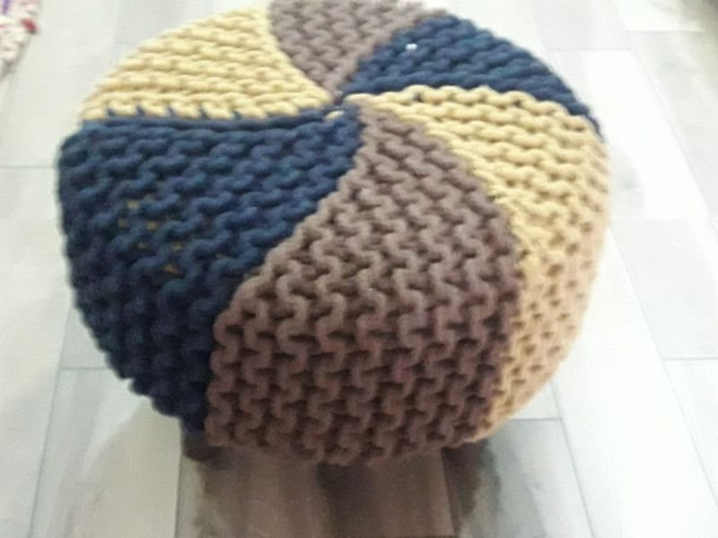 Round Pouf 02