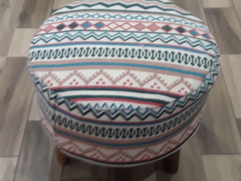 Round Pouf 04