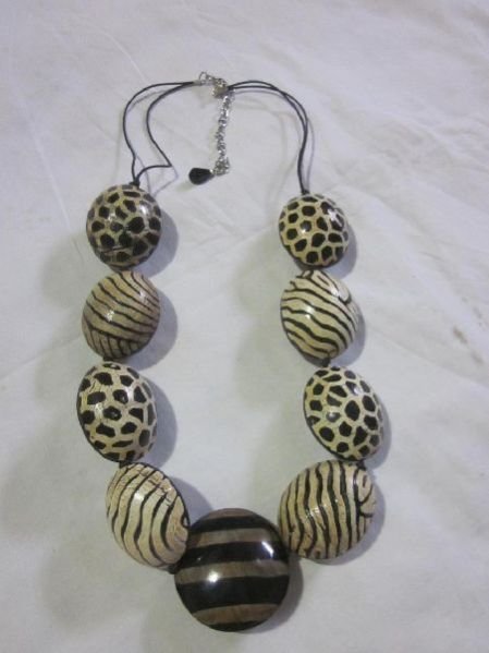 Resin Necklace 05