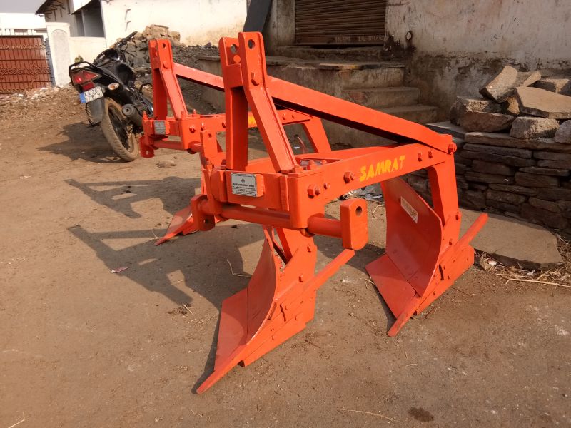 Two Disc Mouldboard Plough 04