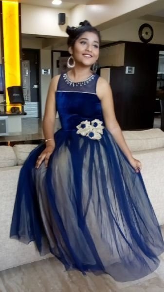 Professional Makeup Services 04