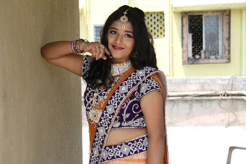 Professional Makeup Services 07