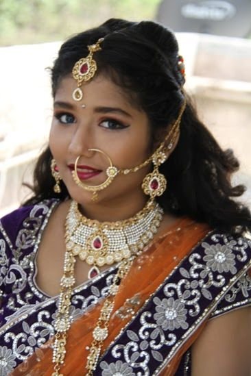 Professional Makeup Services 08