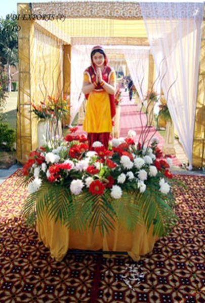 Fiber Welcome Statues