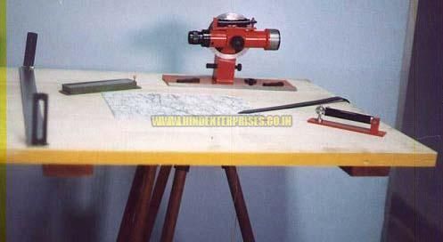 Plain table With Accessories HE-313908