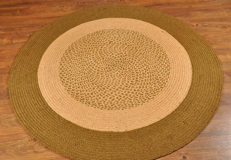 Indoor Braided Rug (131)