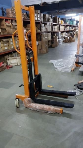 Hydraulic Stacker 01
