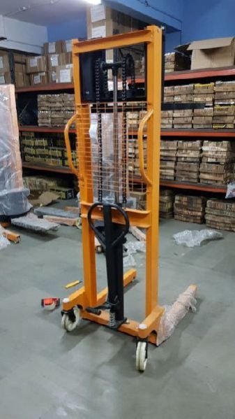 Hydraulic Stacker 05