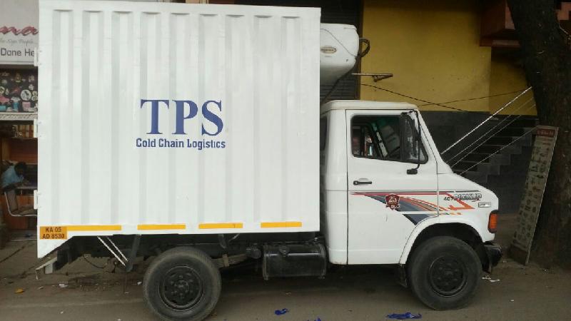 Cakes Transportation 06