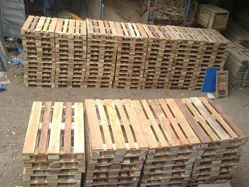 Wooden Palles 03