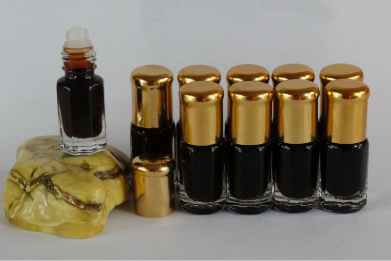 Black Musk Attar 04