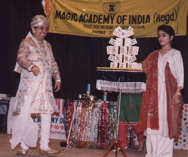 College Magic Show 01