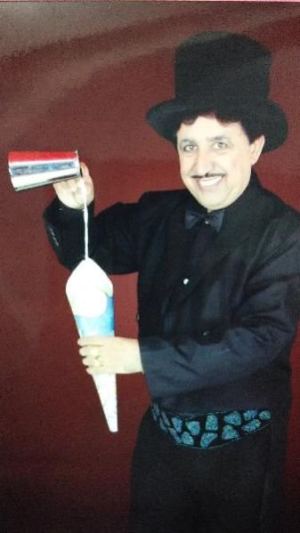 School Magic Show 03