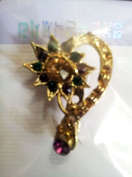 Imitation Brooch 03