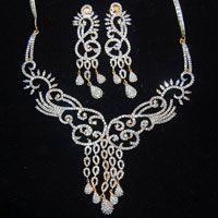 Silver Necklace Studded with American Diamonds 001