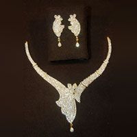 Silver Necklace Studded with American Diamonds 002