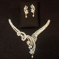 Silver Necklace Studded with American Diamonds 003