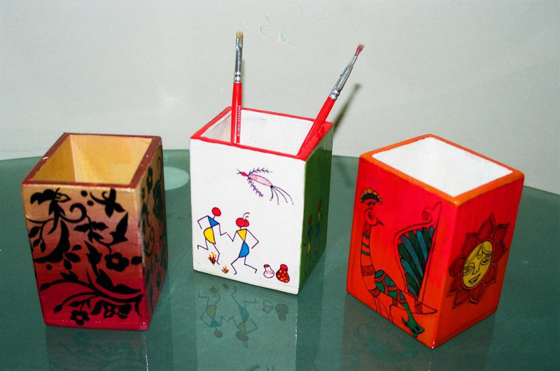 Hand Painted Pen Stand 01
