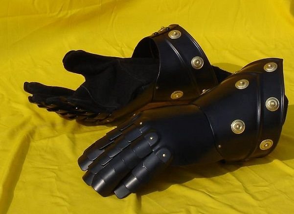 Decorative Gauntlets 06