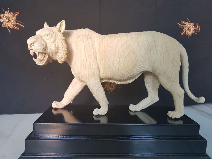 Wooden Lion Statue 01