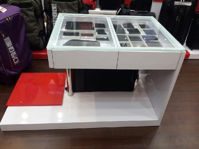 Bag Display Counter 02