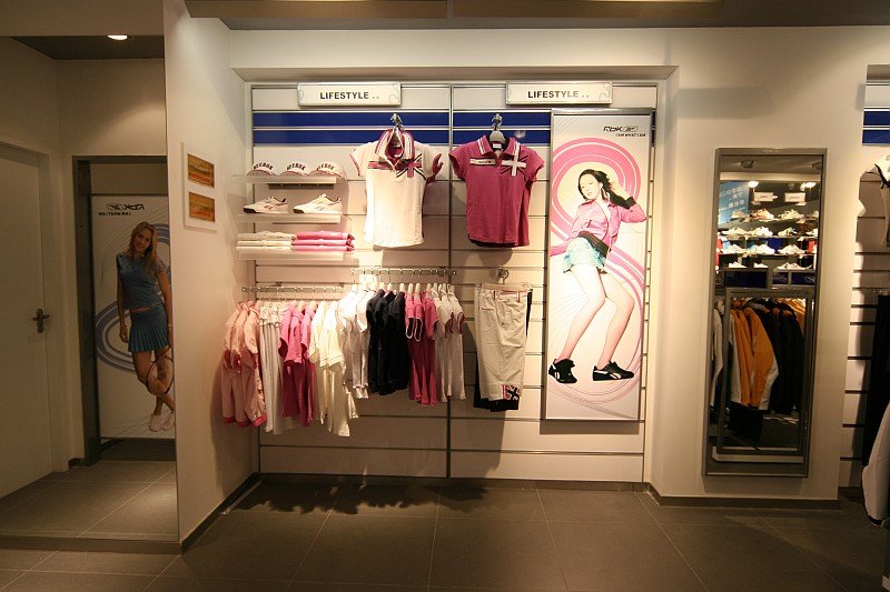 Metal Display Stand 02