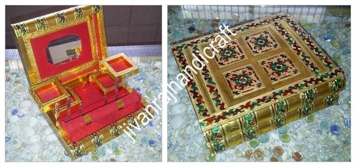 Golden Meenakari Jewellery Box (7x9)