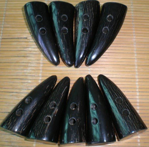 Buffalo Horn Button 04