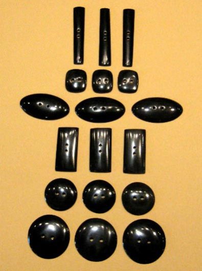 Buffalo Horn Button 14