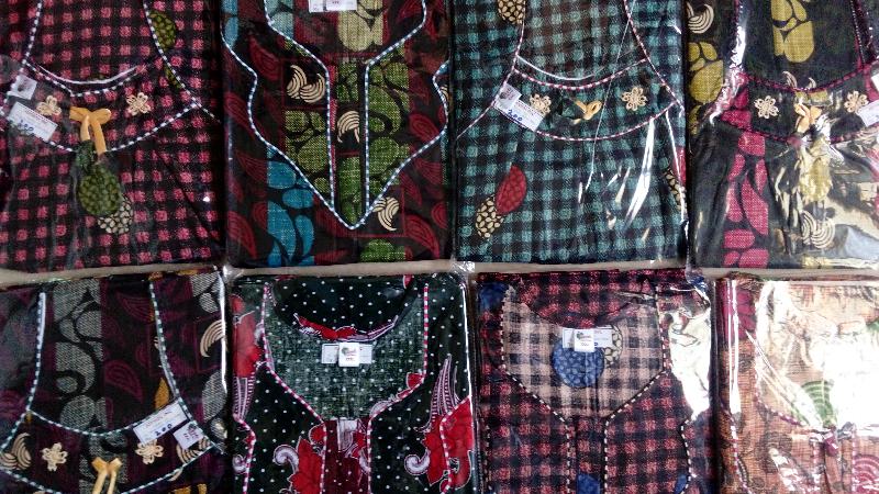 Ladies Night Gown 01