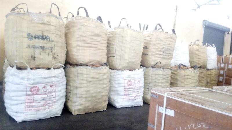 Semi Husked Coconut 04