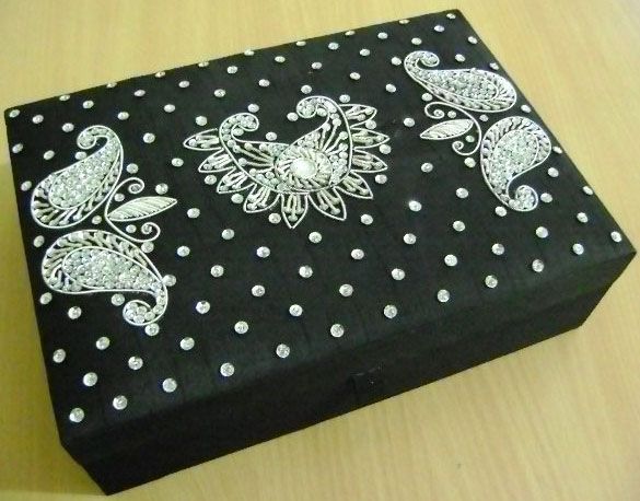 Decorative Beaded Boxes 04