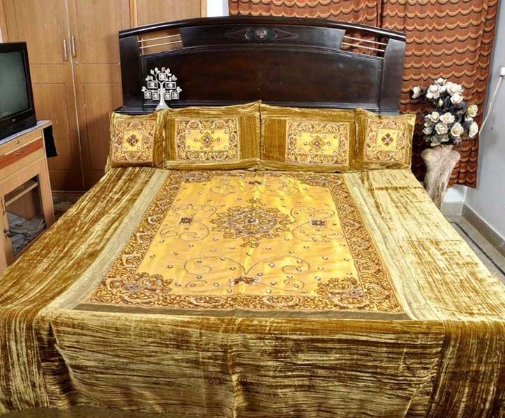 Bed Cover Set 02