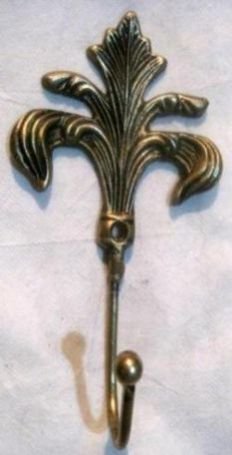 NS - 2009 Cast Iron Hook